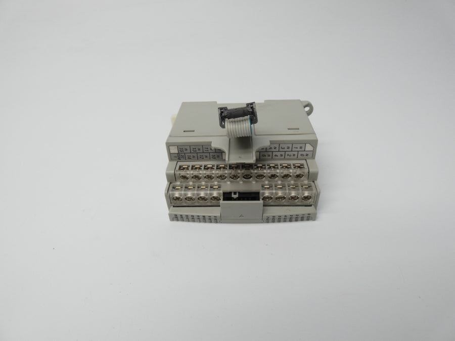 ALLEN BRADLEY 1762-IQ16 SER. A REV. B 24VDC 0.060A (AS PICTURED) NSNP