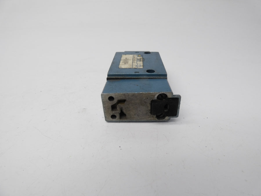 MAC 811C-PM-221BA-152 UNMP