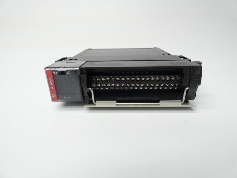 ALLEN BRADLEY 1756-IA16I SER. A F/W 3.2 120VAC UNMP