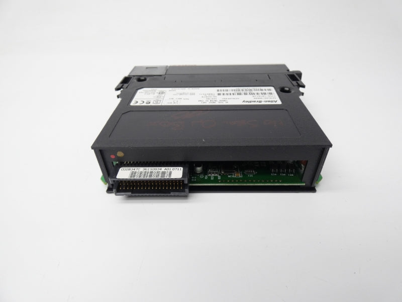 ALLEN BRADLEY 1756-IA16I SER. A F/W 3.2 120VAC UNMP