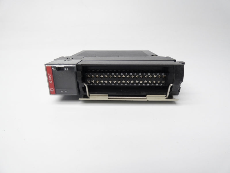 ALLEN BRADLEY 1756-IA16I SER. A REV. F01 F/W 2.1 120VAC UNMP