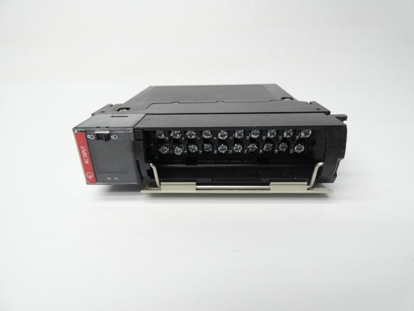 ALLEN BRADLEY 1756-IA16 SER. A REV. E01 F/W 2.4 120VAC UNMP