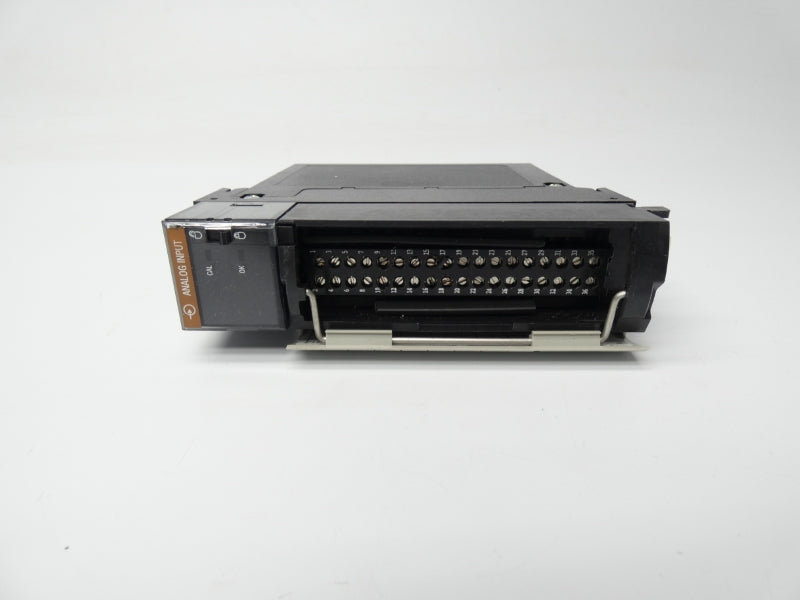 ALLEN BRADLEY 1756-IF8 SER. A REV. J01 F/W 1.5 24VDC UNMP