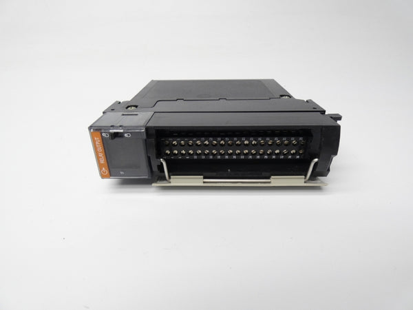 ALLEN BRADLEY 1756-OX8I SER. A REV. C01 F/W 1.7 24VDC UNMP