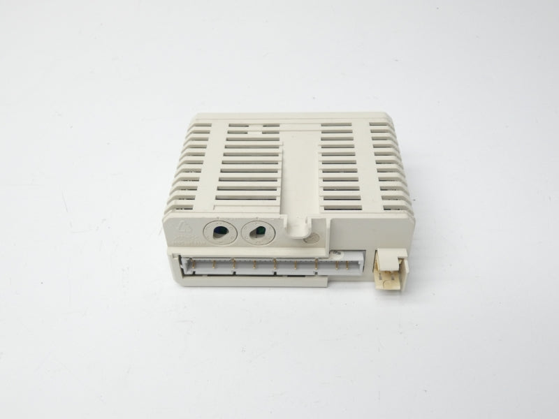 ABB 3BSE008514R1 DO820 250VAC 10A UNMP