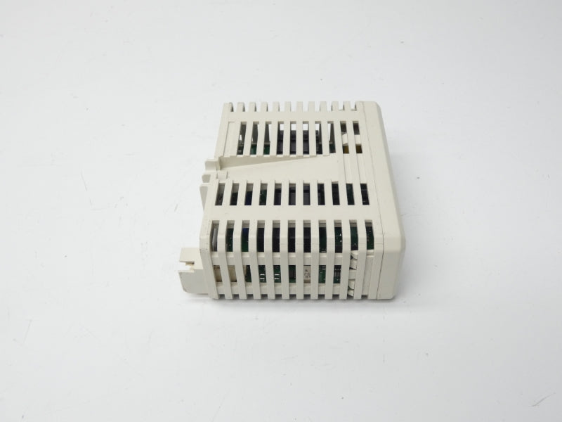 ABB 3BSE008514R1 DO820 250VAC 10A UNMP