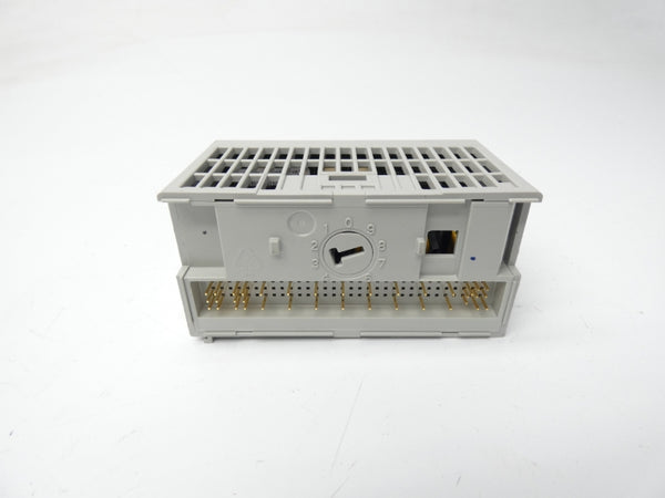 ALLEN BRADLEY 1794-OA8I SER. A 120VAC 4A UNMP