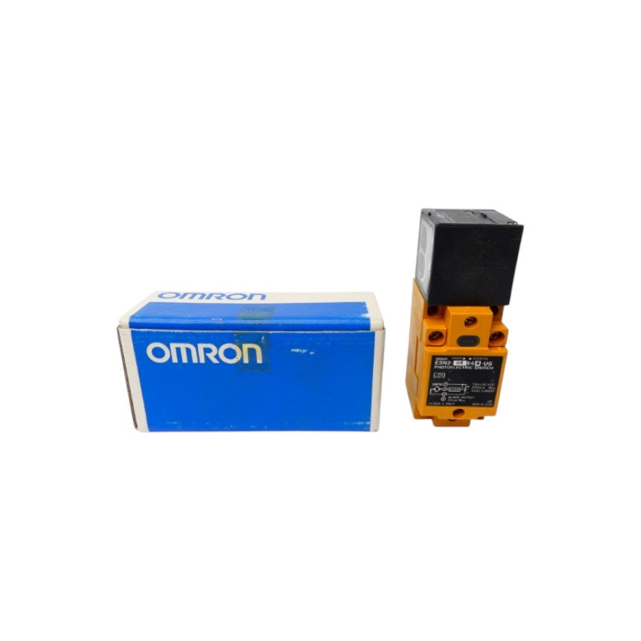 OMRON E3N2-D2E44-US 10-30VDC NSMP