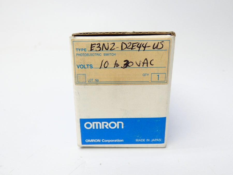 OMRON E3N2-D2E44-US 10-30VAC NSFS