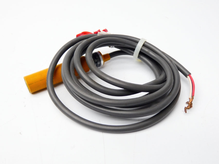 OMRON E3F-R2Z1 24-240VAC UNMP