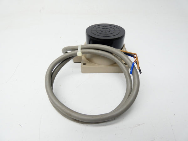 OMRON TL-LP50 10-30VDC NSNP