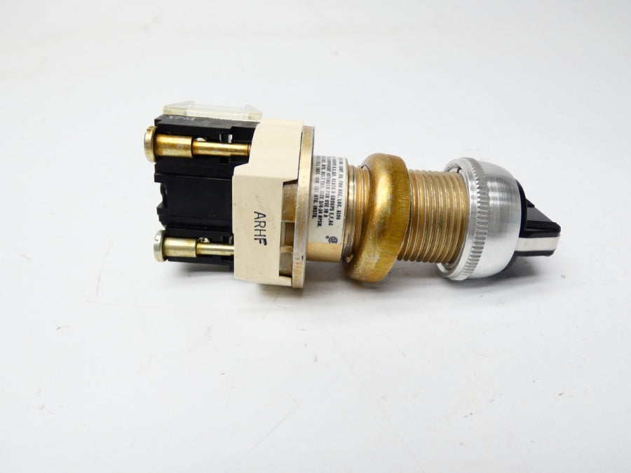 ALLEN BRADLEY 800H-JP2KB7 SER. C NSNP