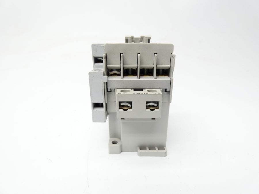 ALLEN BRADLEY 100-C09EJ10 SER. A 24VDC 32A UNMP