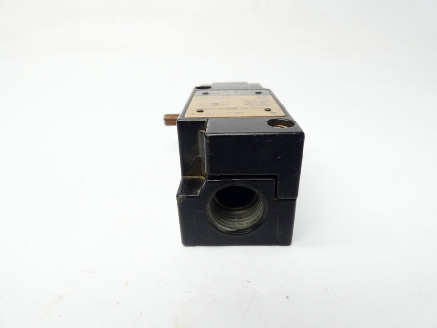 GENERAL ELECTRIC CR215GFA CR215GH12 600VAC UNMP