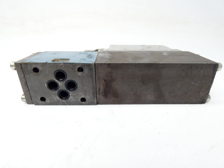BOSCH 4WRPEH6C4B40L-10/G24K0/A1M 0811404613 24V 2.5A UNMP