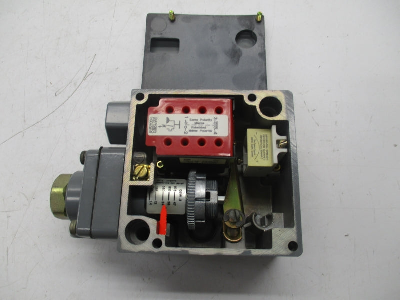 SQUARE D 9012GBW-2 SER. C 675PSI NSNP