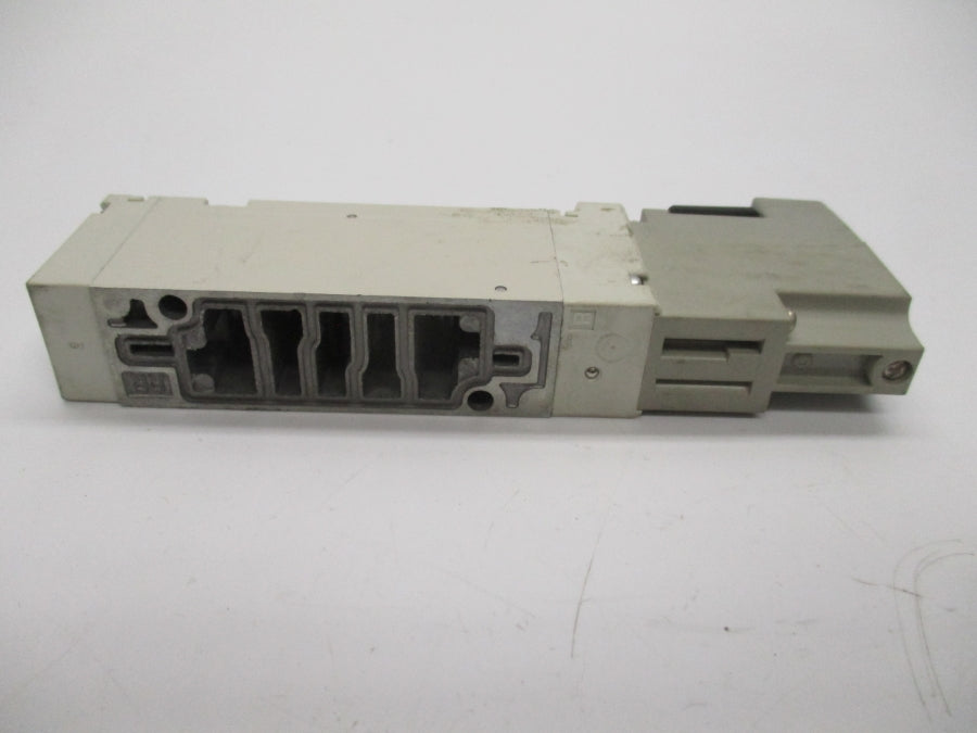 SMC VQZ3151R-3YOW1-X80 110VAC UNMP