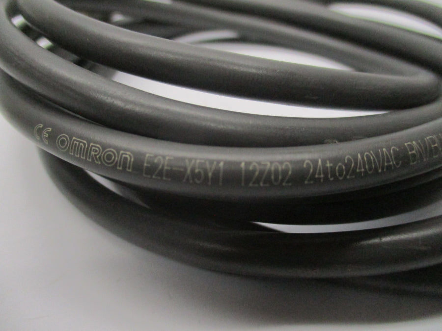 OMRON E2E-X5Y1 24-240VAC UNMP