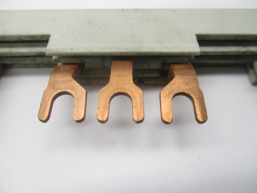 ALLEN BRADLEY 140-L1 SER. C 690V 63A UNMP