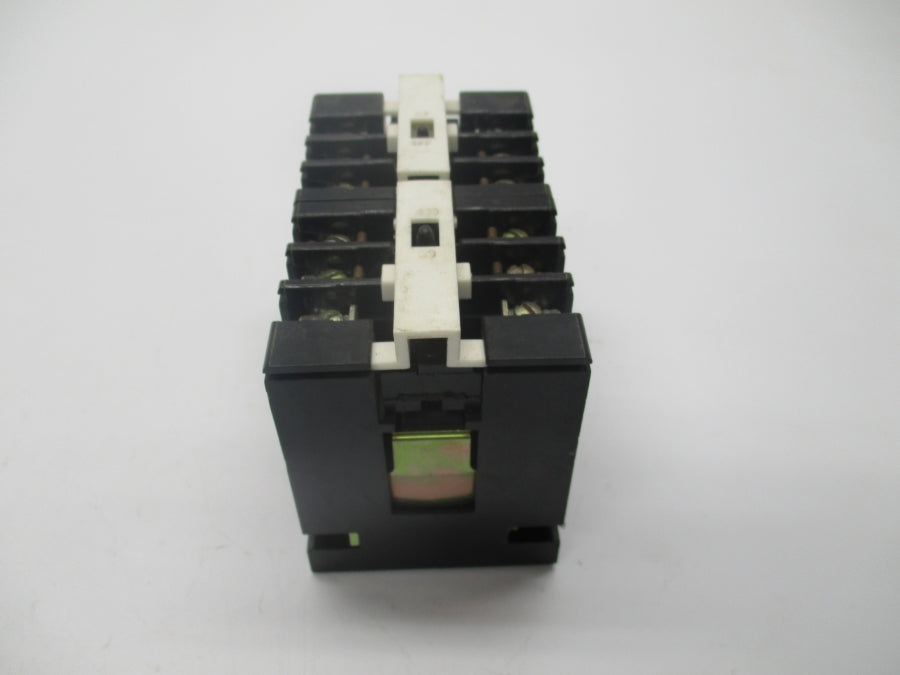 GENERAL ELECTRIC CR120C04002AA SER. A 300V 10A NSNP