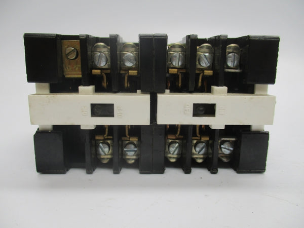 GENERAL ELECTRIC CR122A04702AA SER. A 300V 10A NSNP