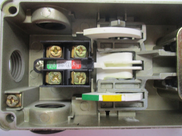 TELEMECANIQUE XY2CH13150H7 240VAC 3A NSNP