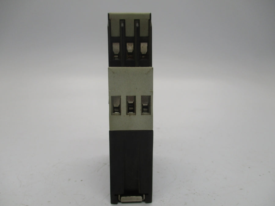 TELEMECANIQUE RE4TM11BU 110-240V 4A 0.05S-300H NSNP