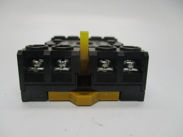 OMRON P2CF-08-E NSNP