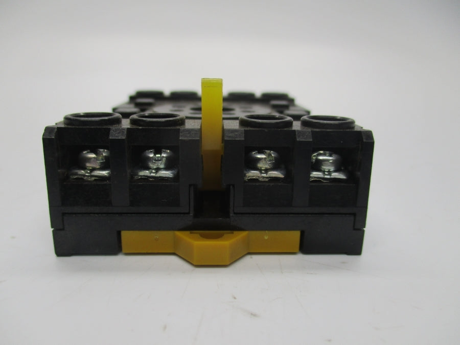 OMRON P2CF-08-E NSNP