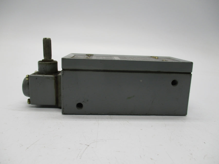 ALLEN BRADLEY 802X-A14 SER. C 120-600VAC 60A UNMP