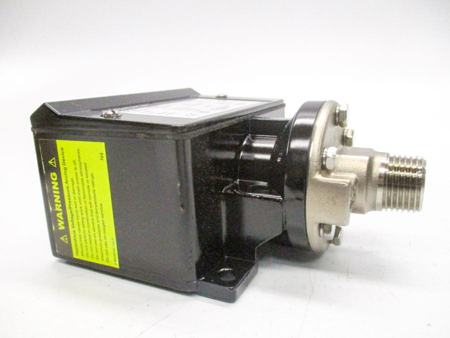 ASHCROFT B450VX06 125/250VAC 15A 100PSI NSMP