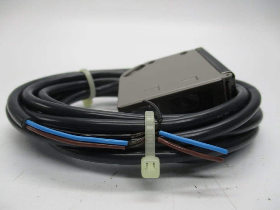 OMRON E3S-CL1 10-30VDC NSNP