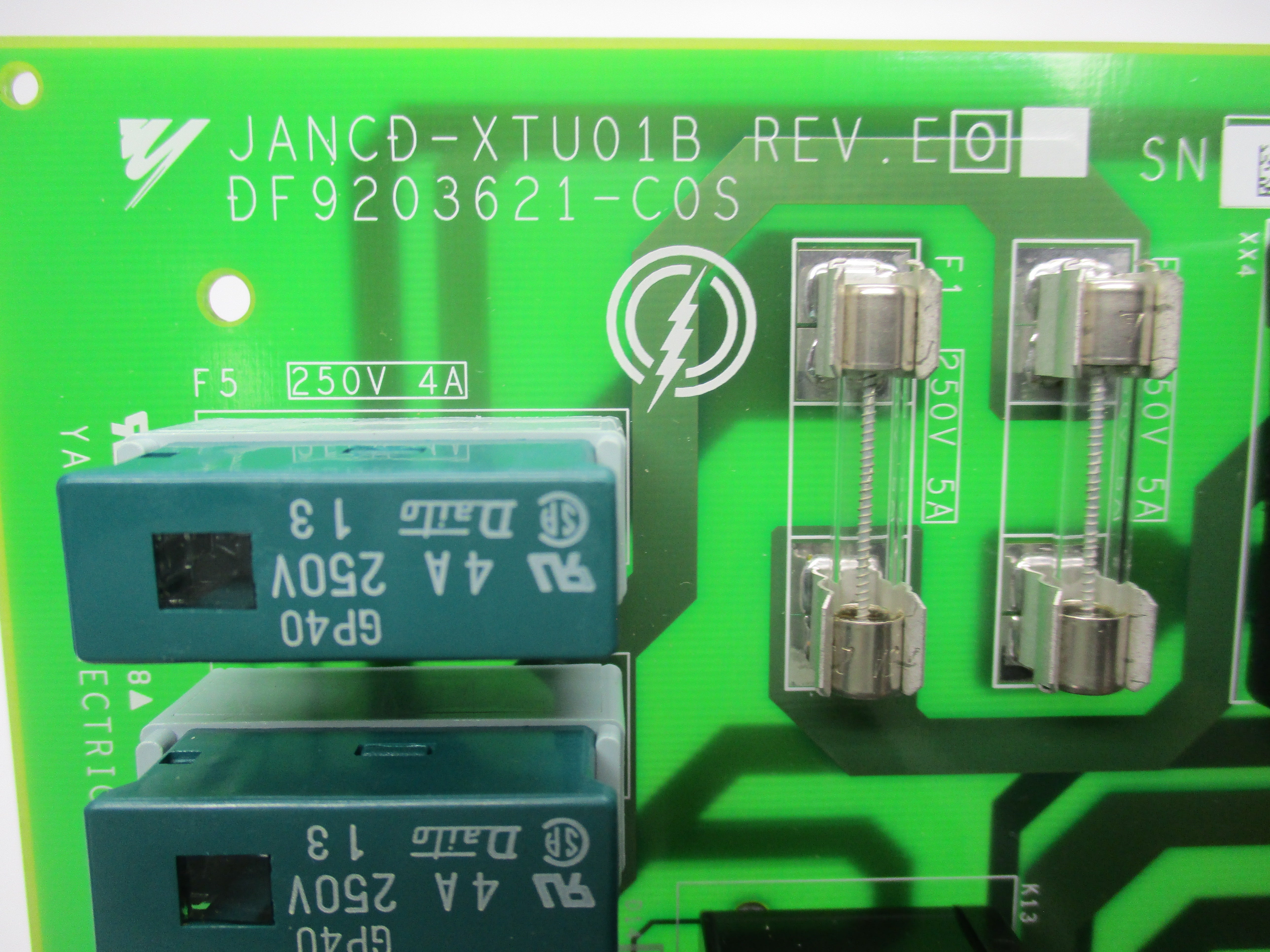 YASKAWA JANCD-XTU01B 250V 4A REV. E NSNP