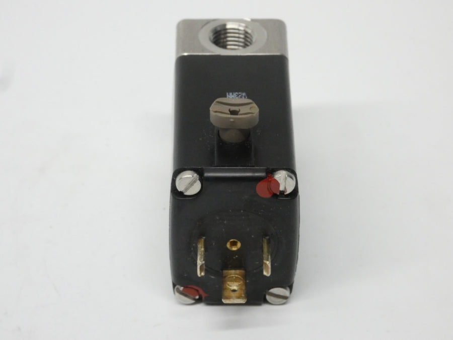 BURKERT 0330A5/32FKMSS 00457693 24VDC 72PSI NSNP