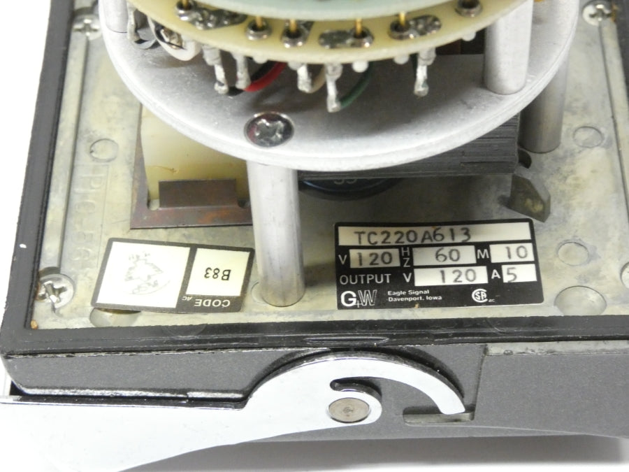 EAGLE SIGNAL TC220A613 120V 5A NSNP