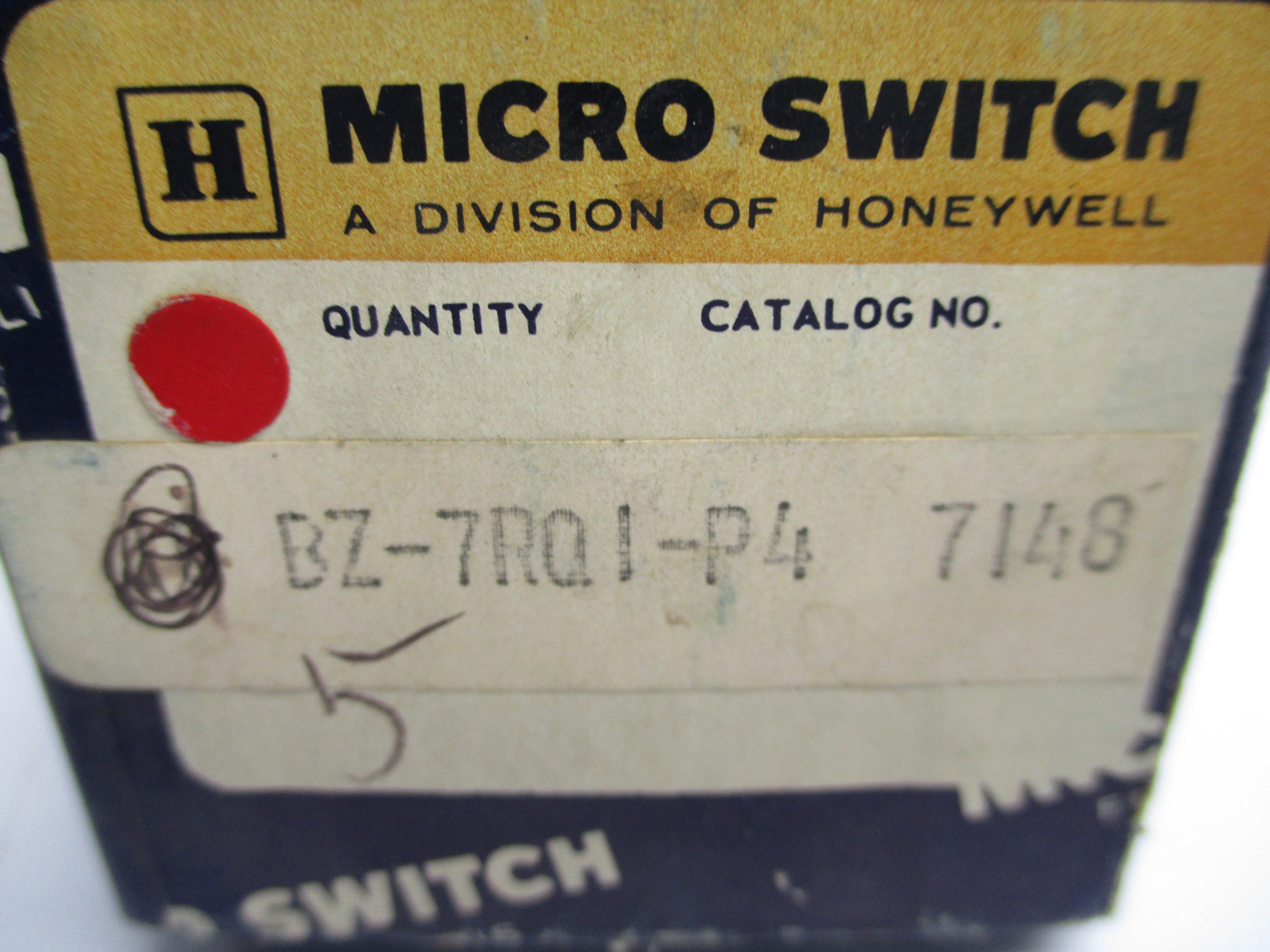 MICRO SWITCH BZ-7RQ1-P4 250VAC 15A NSNP