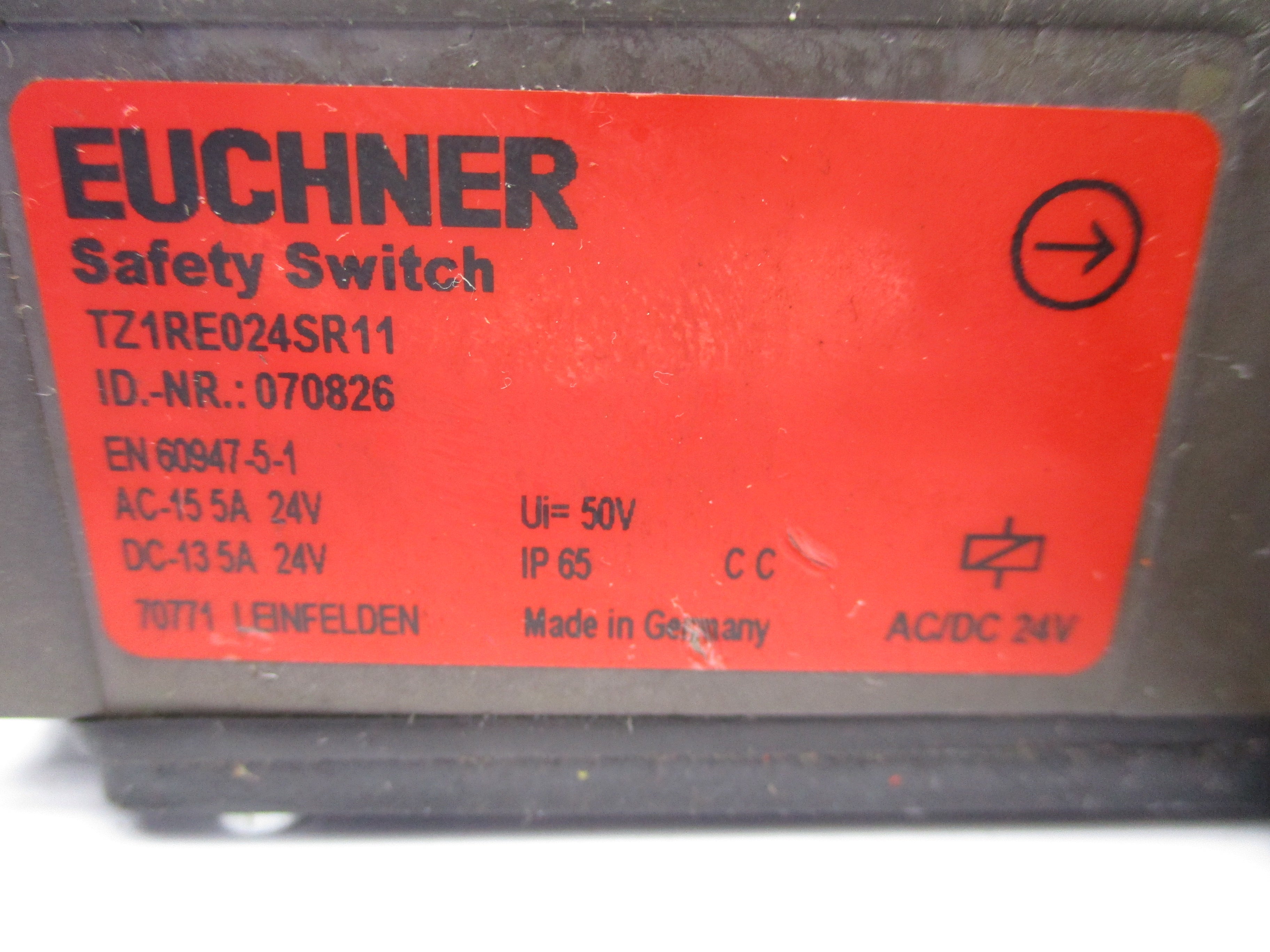 EUCHNER TZ1RE024SR11 070826 24VAC 5A (NO KEY) UNMP
