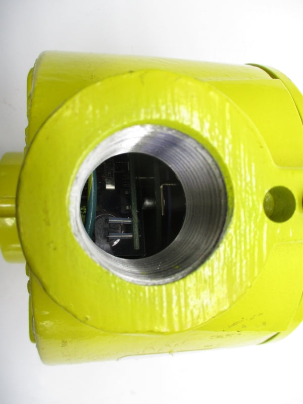 FCI FS2000L-C2C3A3 85-265VAC 0-100PSI -40-250F 1 7/8" NSNP