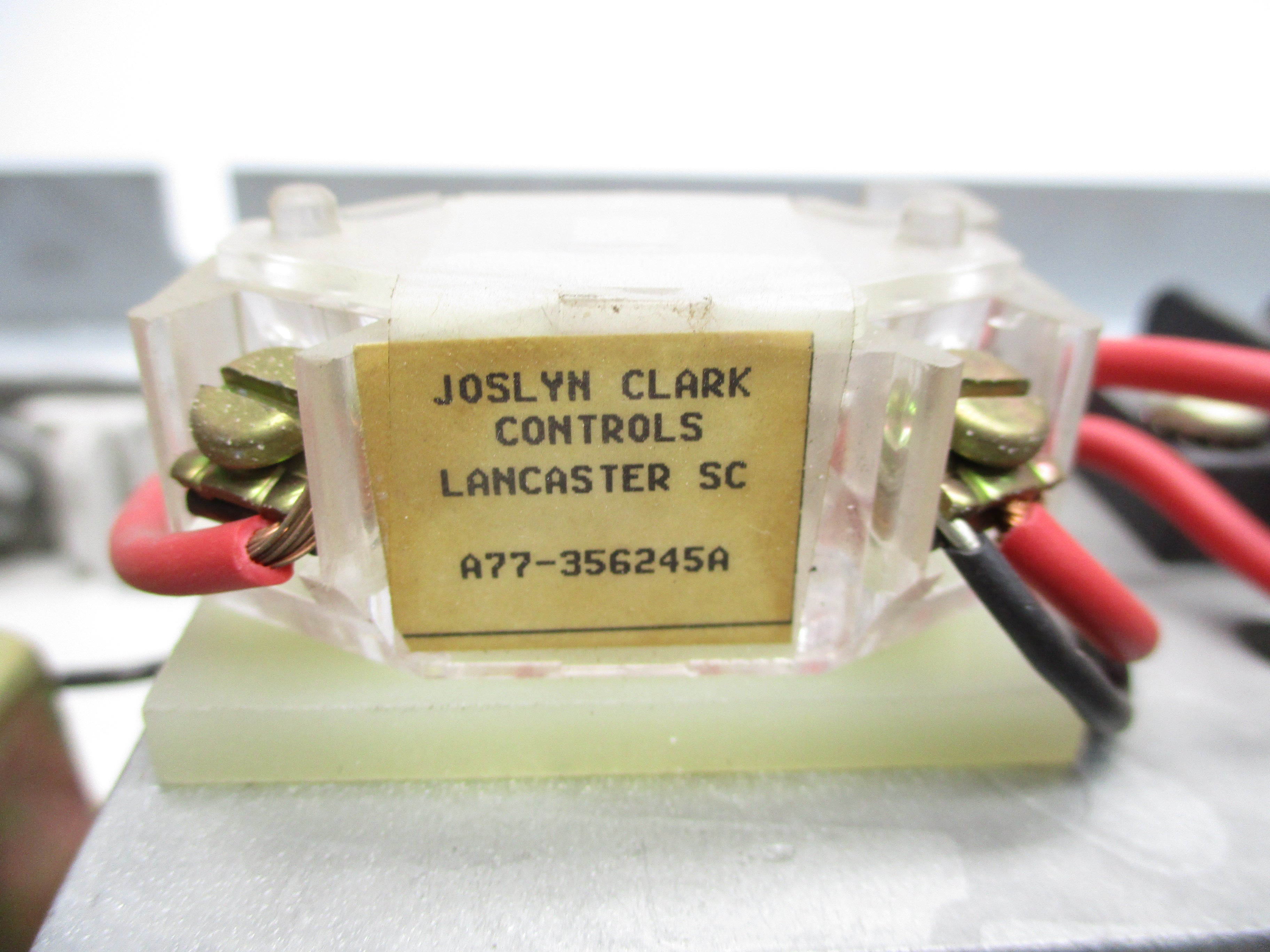 JOSLYN CLARK MVC77U032A25-26 200A UNMP