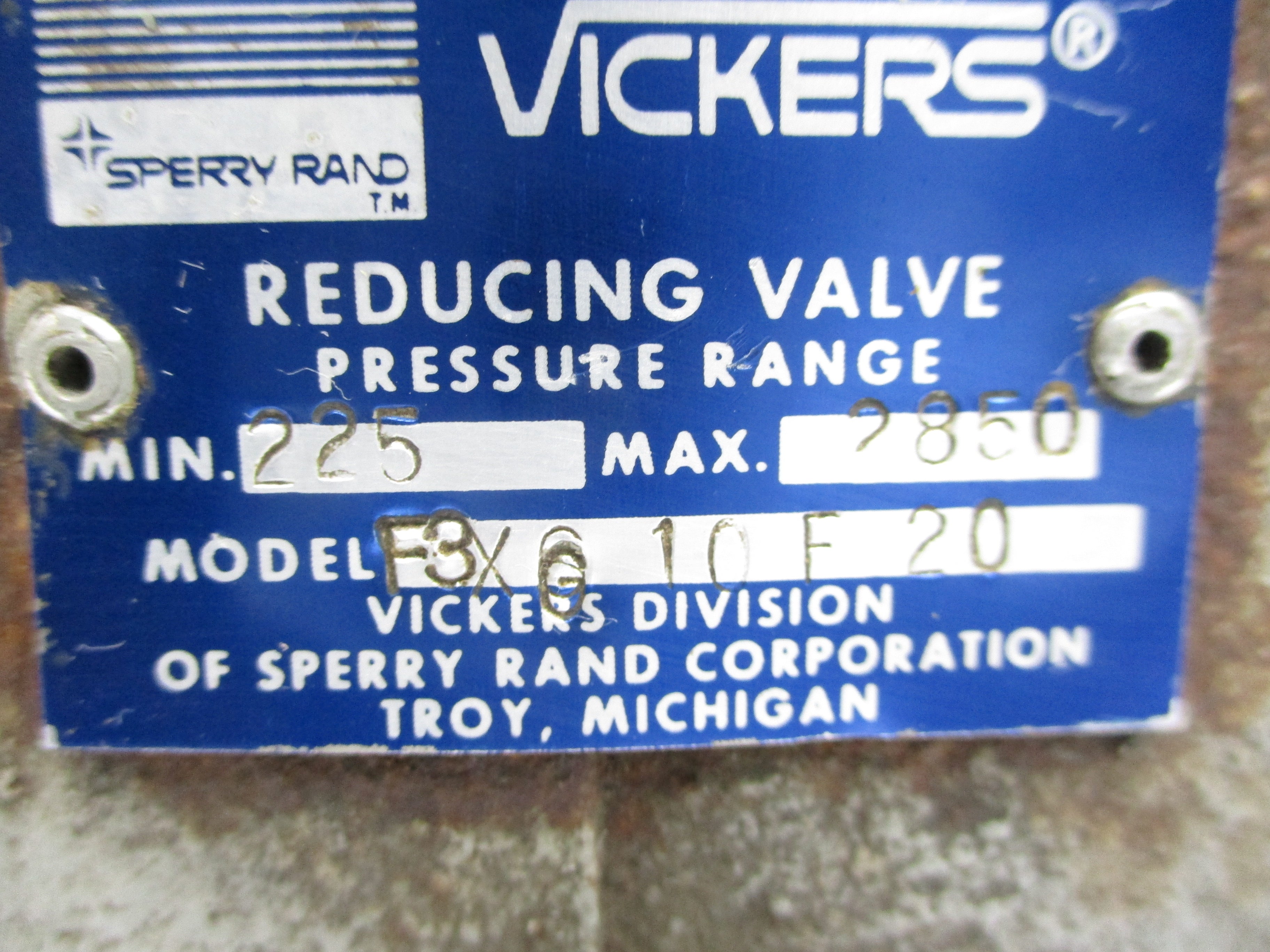 VICKERS F3XG10F20 296776 225-2850PSI UNMP