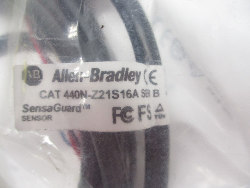 ALLEN BRADLEY 440N-Z21S16A SER. B F/W 1.005 24VDC NSMP