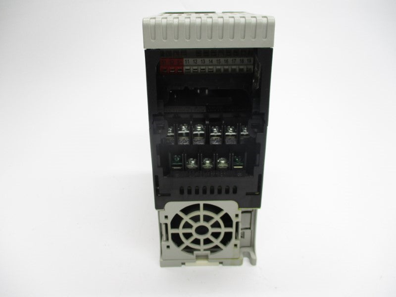 ALLEN BRADLEY 25B-D2P3N104 SER. A F/W 5.001 323-528VAC 3.2A UNMP