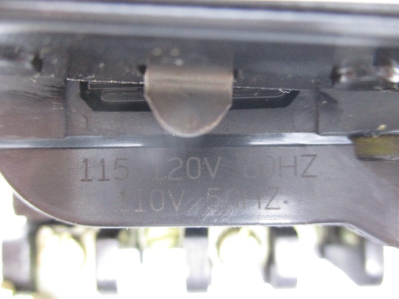 GENERAL ELECTRIC CR306C0 115-120V 27A (AS PICTURED) NSNP
