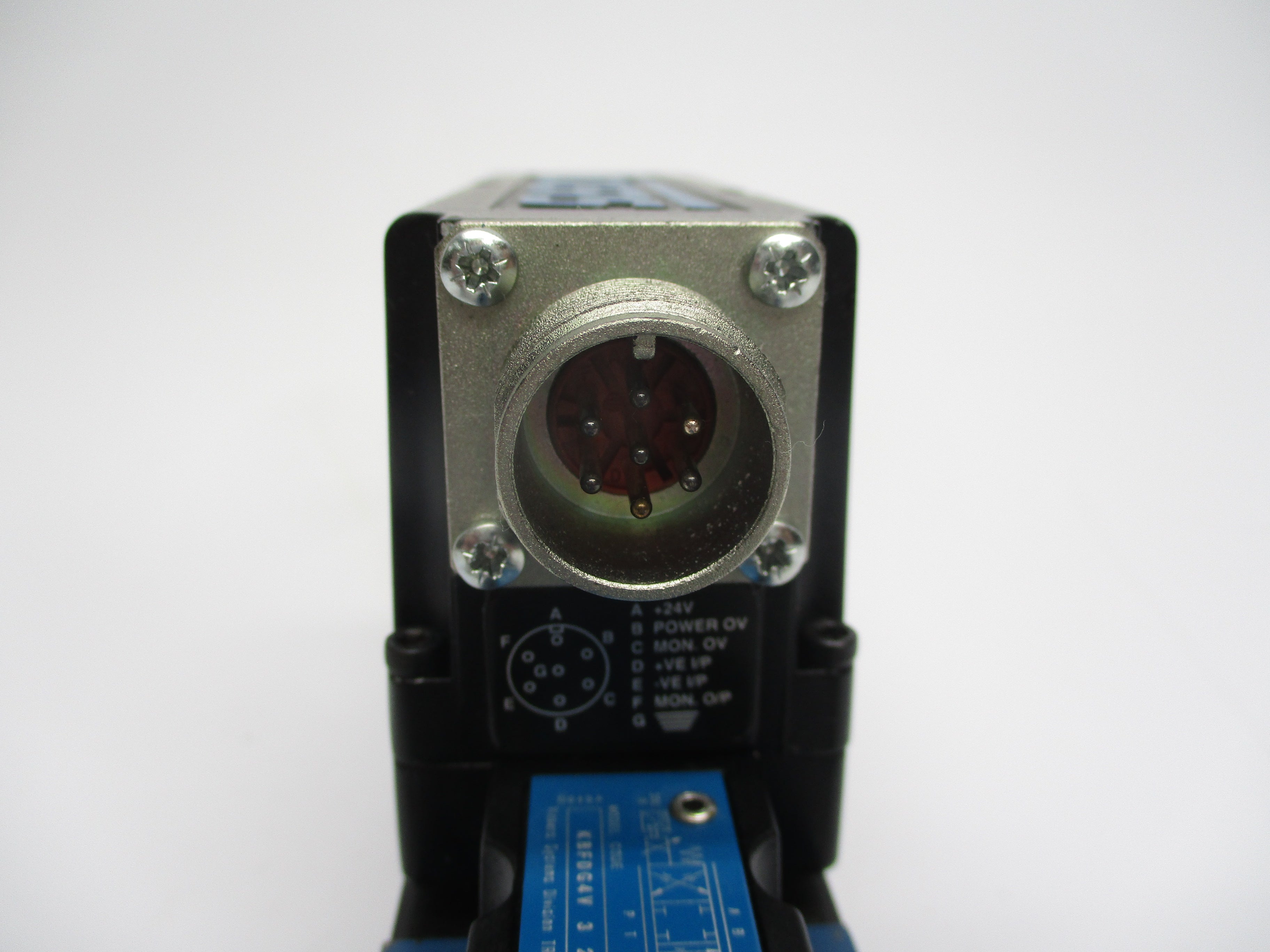 VICKERS KBFDG4V-3-2C07N-Z-PE7-H7-10 02-333457 24V 5075PSI NSMP