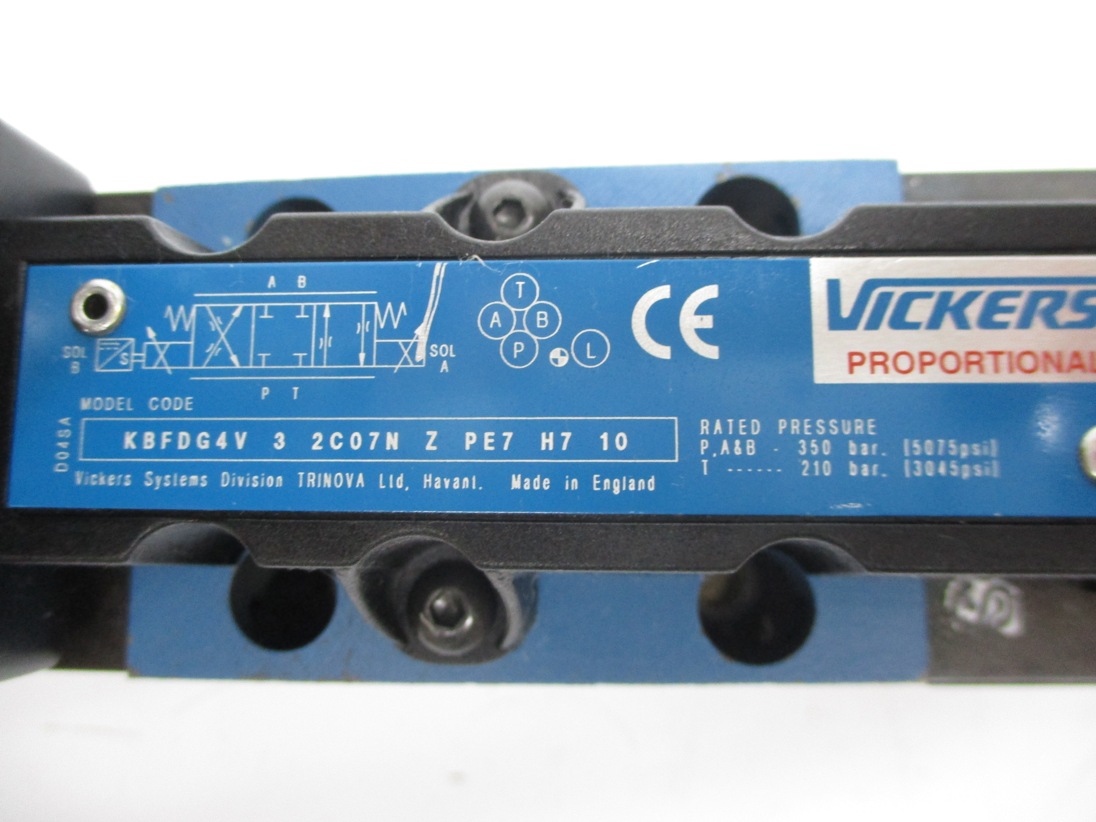 VICKERS KBFDG4V-3-2C07N-Z-PE7-H7-10 02-333457 24V 5075PSI NSMP