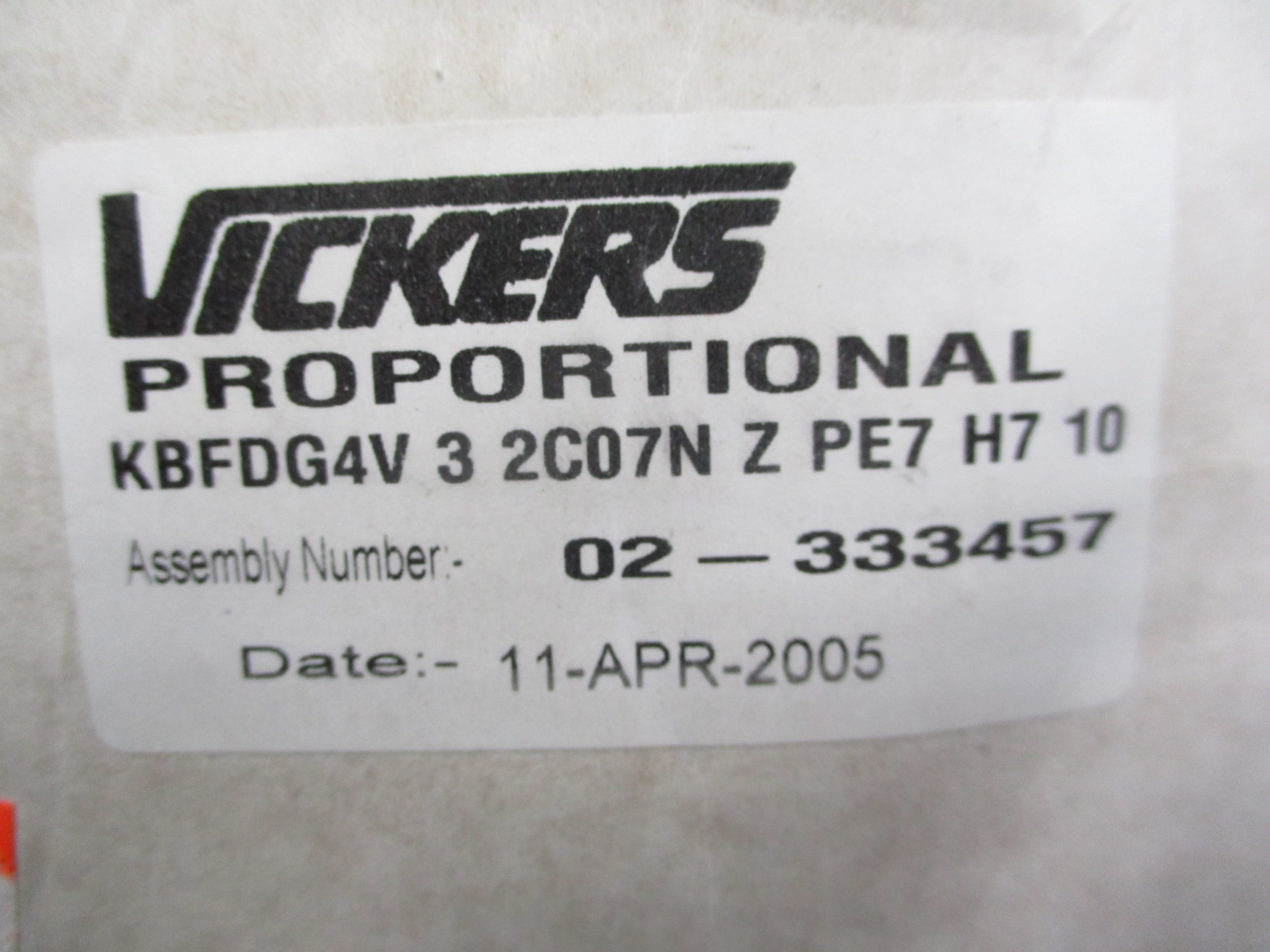 VICKERS KBFDG4V-3-2C07N-Z-PE7-H7-10 02-333457 24V 5075PSI NSMP