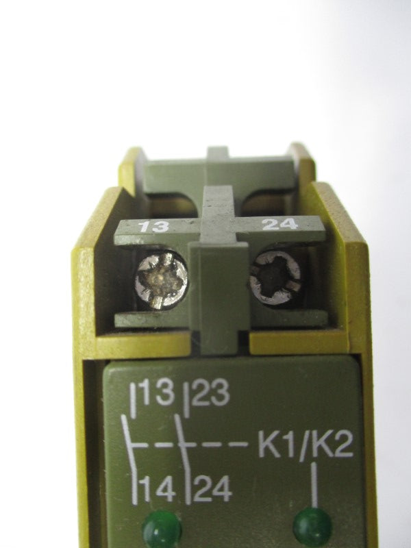 PILZ PNOZZ2S 675500 240VAC 5A UNMP