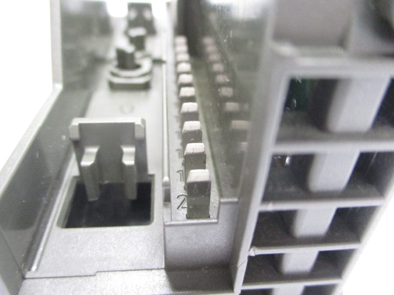SIEMENS 6ES7321-1EH01-0AA0 79-132VAC UNMP