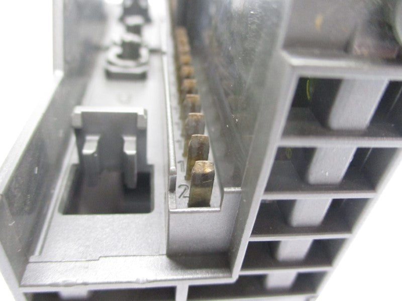 SIEMENS 6ES7322-1BH00-0AA0 24VDC 0.5A UNMP