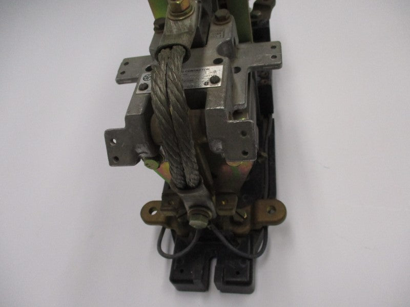 EC&M 7004MGO-3 SER. A 230-240VDC 300A UNMP